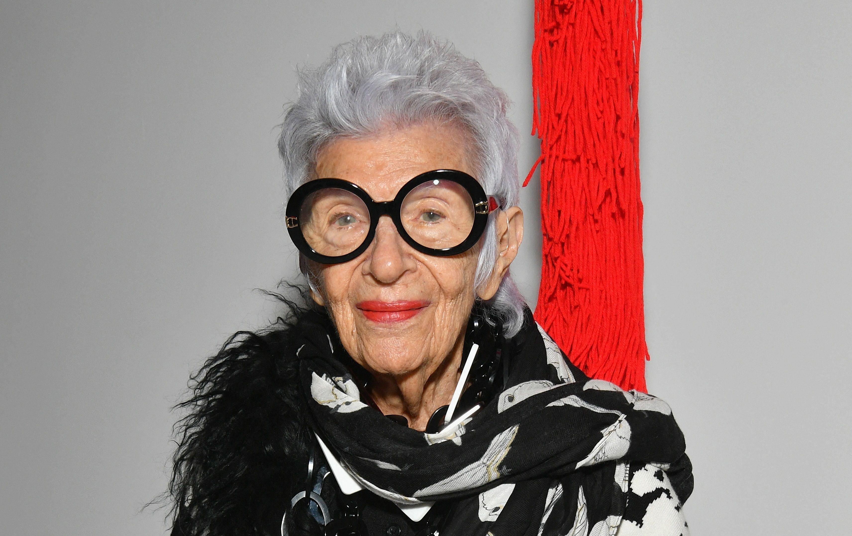 Iris Apfel: Älteste Influencerin der Welt stirbt mit 102 Jahren
