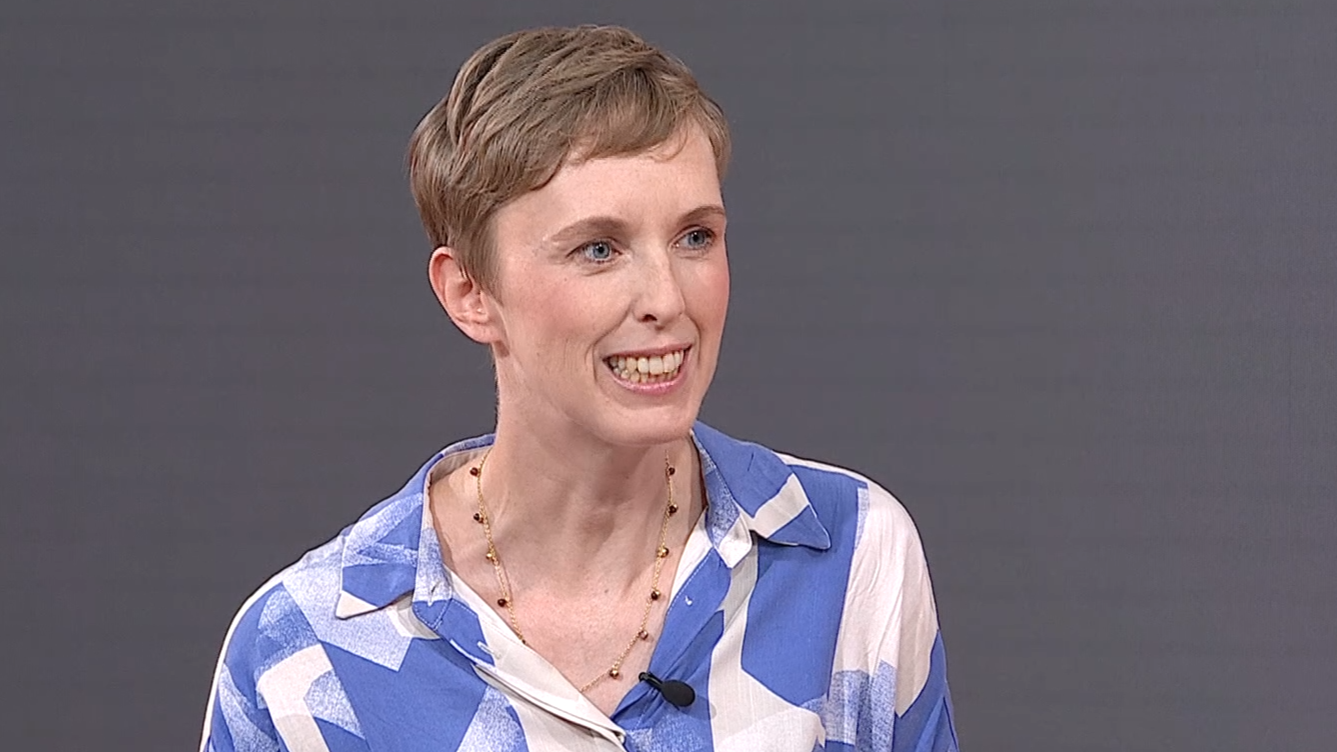 Video: "Stark" - neues Kabarett von Sonja Pikart